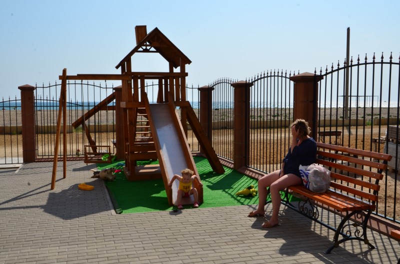 Детская площадка для отдыха с детьми
